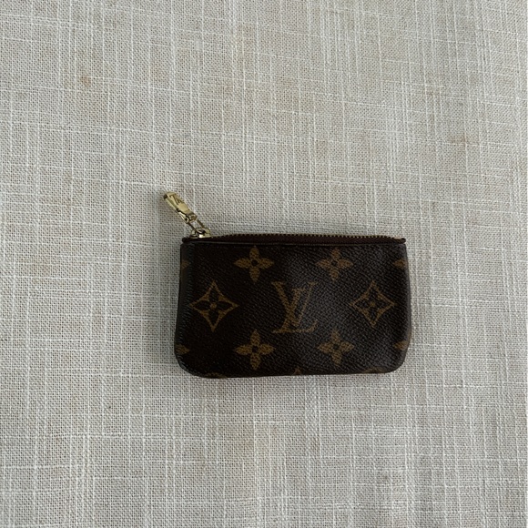 Louis Vuitton Key Pouch - Picture 2 of 6
